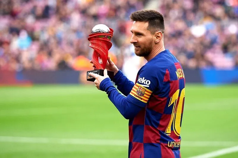 Câu chuyện về cầu thủ Messi cao một mét bao nhiêu đã trở thành nguồn cảm hứng
